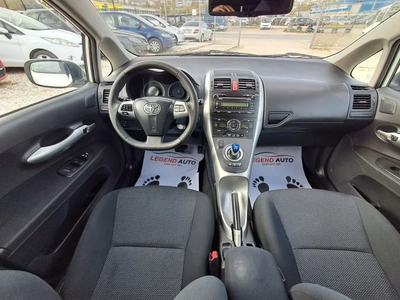 Toyota Auris 1.8Хибрид АВТОМАТИК, снимка 17 - Автомобили и джипове - 53514542