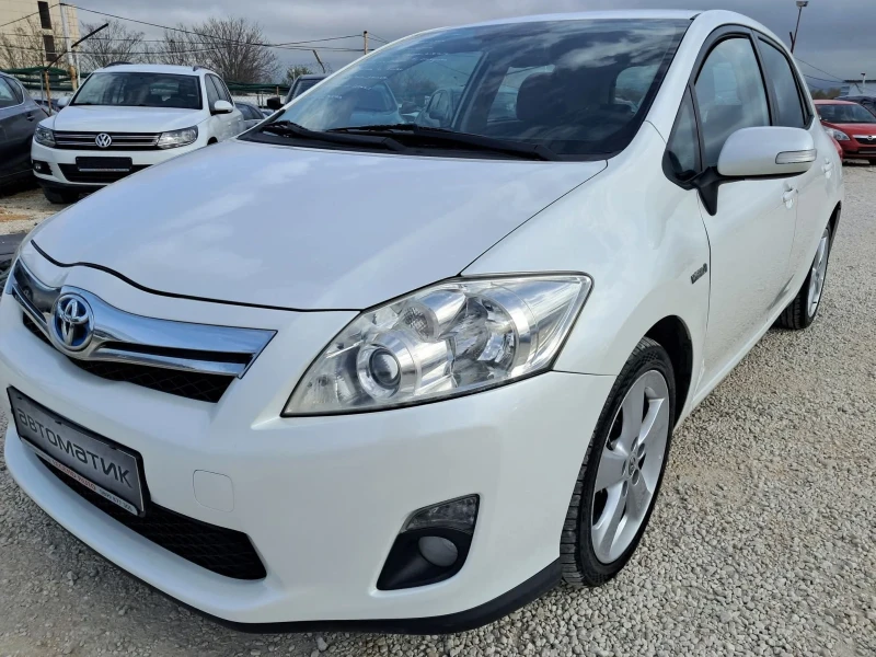 Toyota Auris 1.8Хибрид АВТОМАТИК