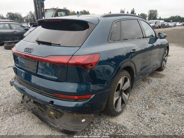 Audi E-Tron PREMIUM PLUS* QUATTRO* 360* PANO* ПОДГРЕВ* КОЖА* , снимка 4 - Автомобили и джипове - 55594079