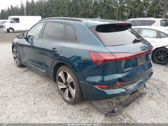 Audi E-Tron PREMIUM PLUS* QUATTRO* 360* PANO* ПОДГРЕВ* КОЖА* , снимка 3 - Автомобили и джипове - 55594079