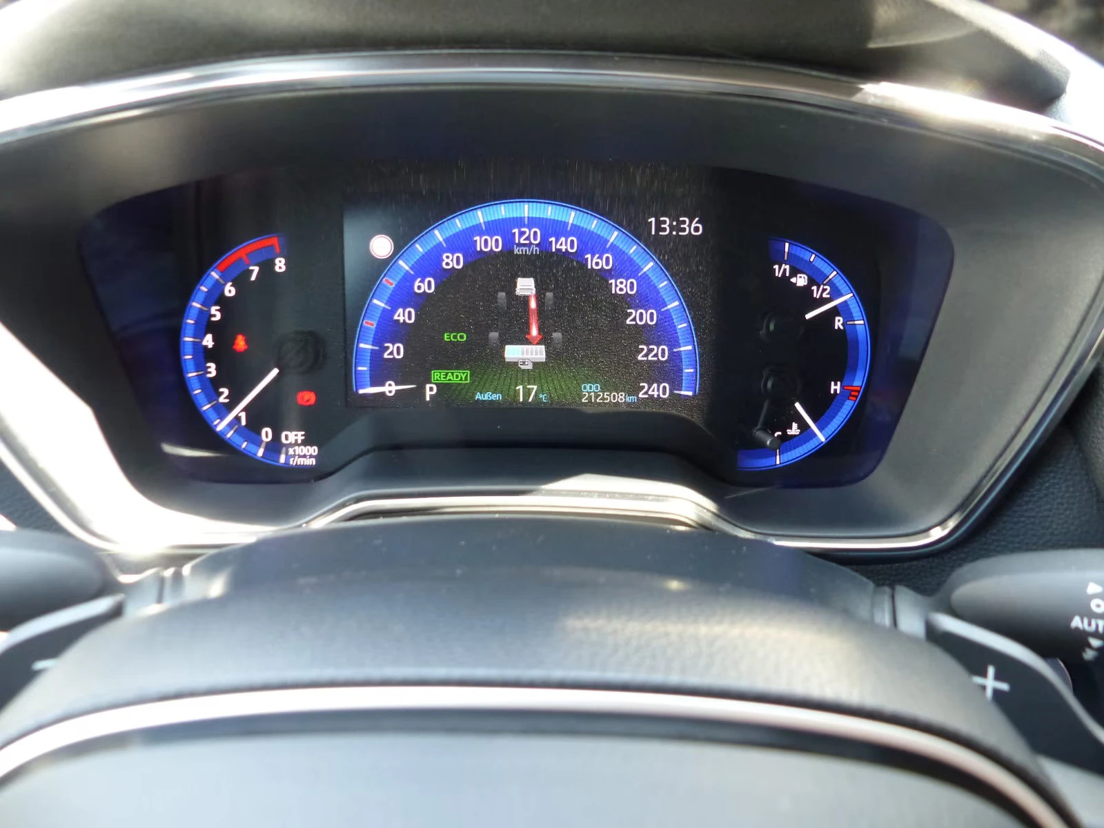 Toyota Corolla 2.0HEV/TS/184HP/SMART-KEY/CARPLAY/LED/DAB/540f | Mobile.bg   11