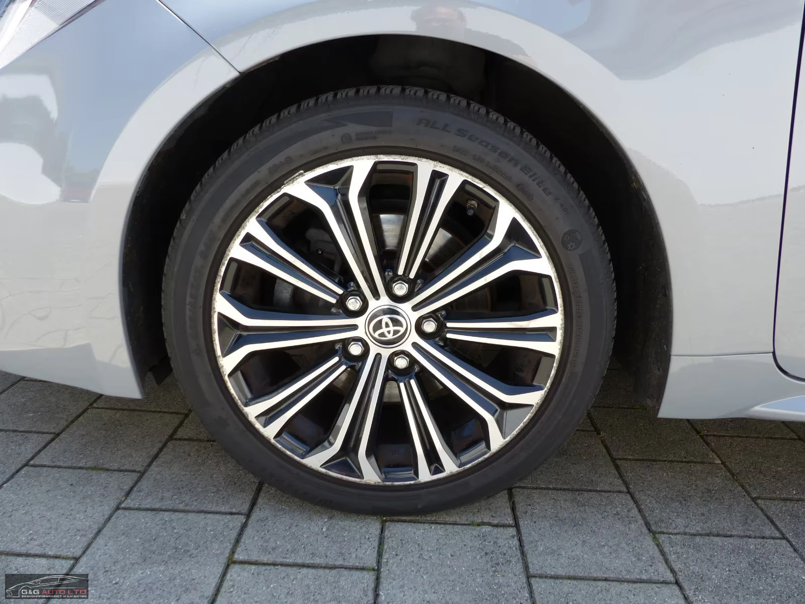 Toyota Corolla 2.0HEV/TS/184HP/SMART-KEY/CARPLAY/LED/DAB/540f - изображение 3