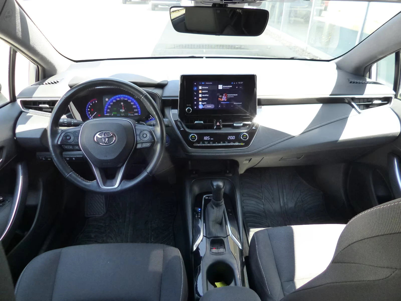Toyota Corolla 2.0HEV/TS/184HP/SMART-KEY/CARPLAY/LED/DAB/540f - изображение 9