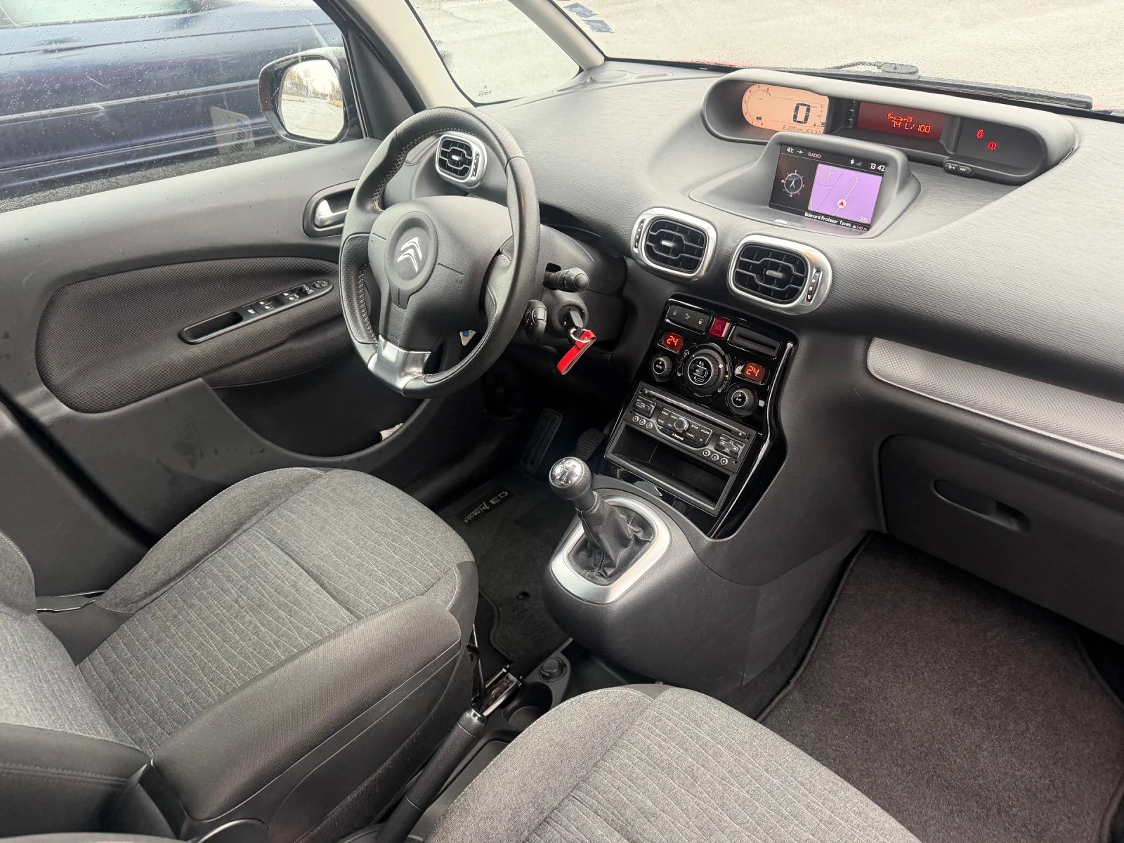 Citroen C3 Picasso Exclusive 1.2Pure Tech 110k.c. | Mobile.bg � ����������� 8