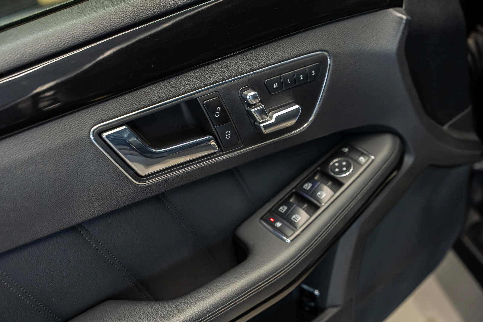 Mercedes-Benz E 63 AMG, снимка 11 - Автомобили и джипове - 53768038