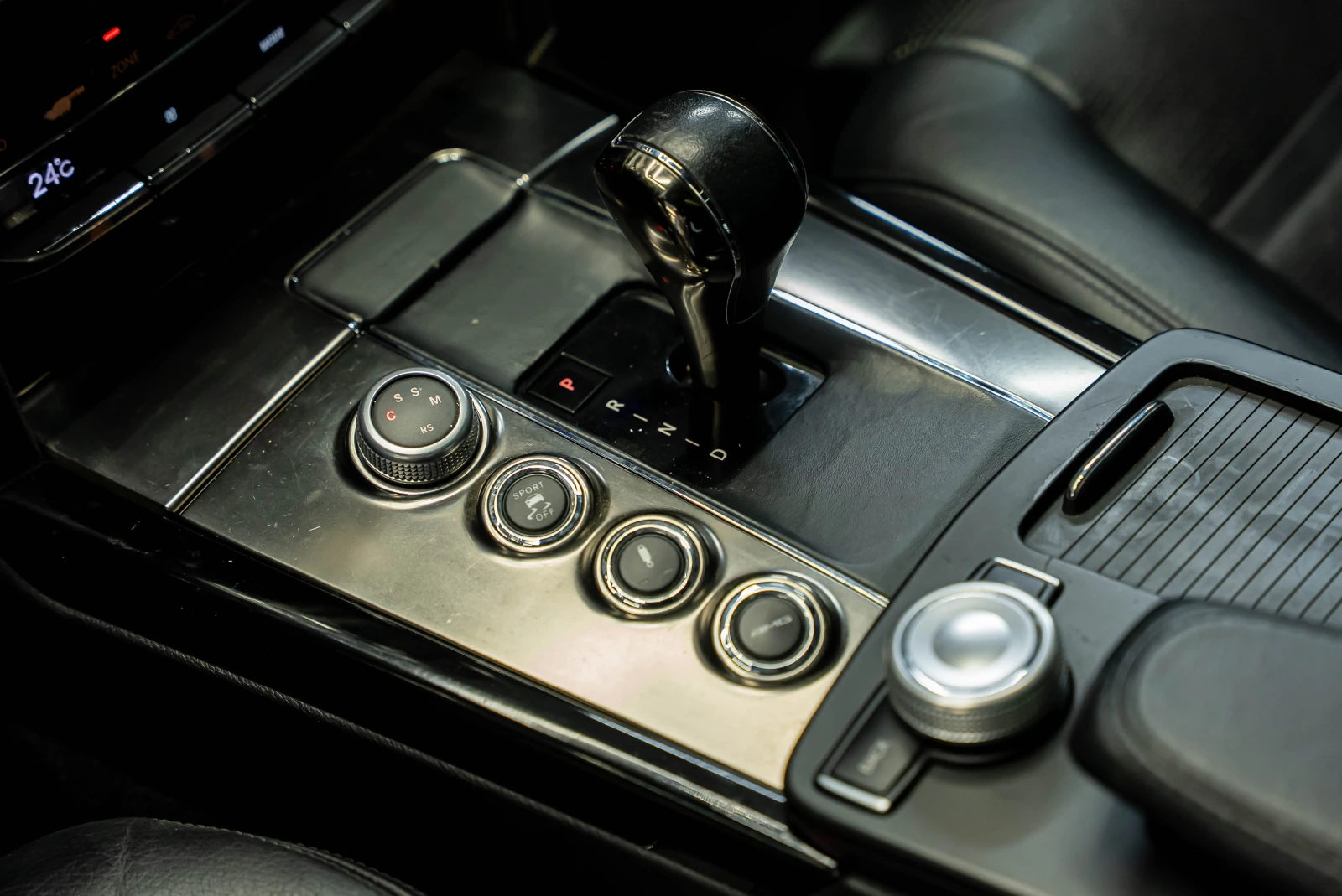 Mercedes-Benz E 63 AMG, снимка 10 - Автомобили и джипове - 53768038