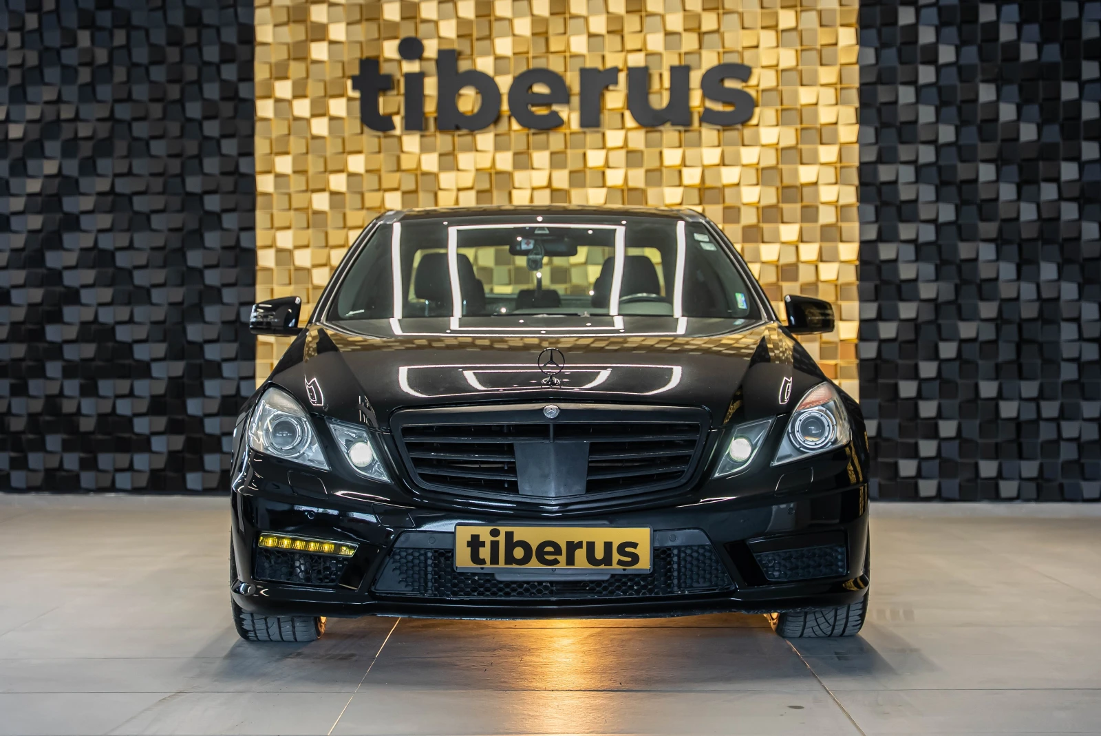 Mercedes-Benz E 63 AMG, снимка 3 - Автомобили и джипове - 53768038