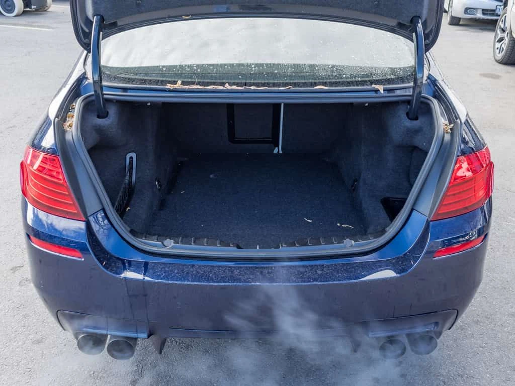 BMW M5 * Certified, Stage 2, Ceramic, NEW TIRES, RARE PAI, снимка 9 - Автомобили и джипове - 54173680