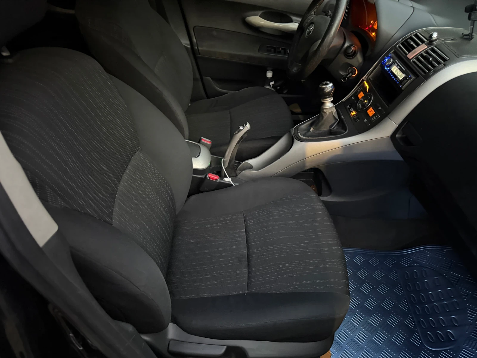 Toyota Auris, снимка 6 - Автомобили и джипове - 55683795