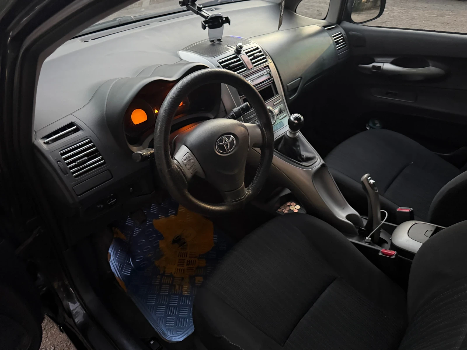 Toyota Auris, снимка 8 - Автомобили и джипове - 55683795