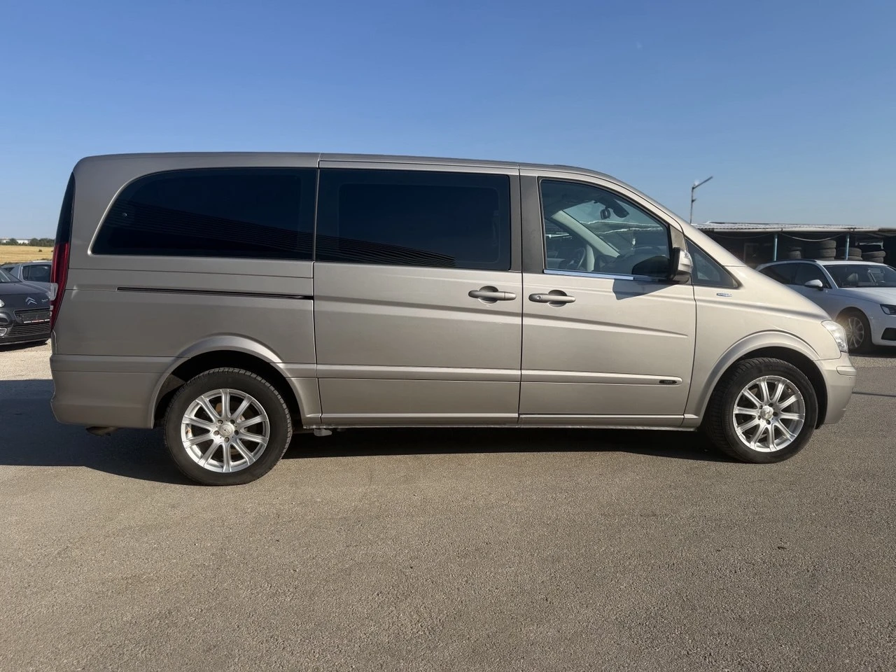 Mercedes-Benz Viano 2.2CDI FACELIFT NAVI, снимка 7 - Автомобили и джипове - 55743192