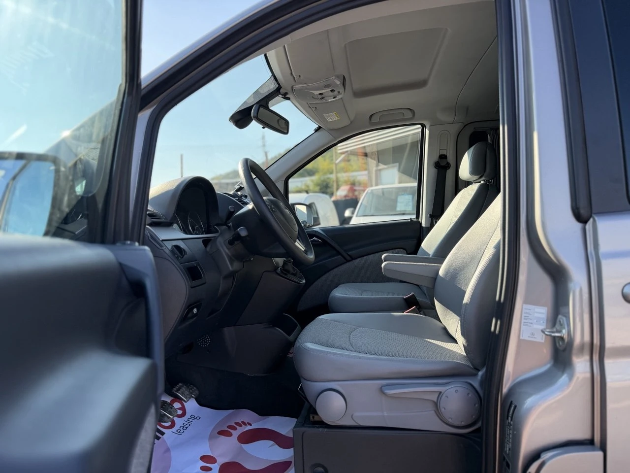Mercedes-Benz Viano 2.2CDI FACELIFT NAVI, снимка 9 - Автомобили и джипове - 55743192