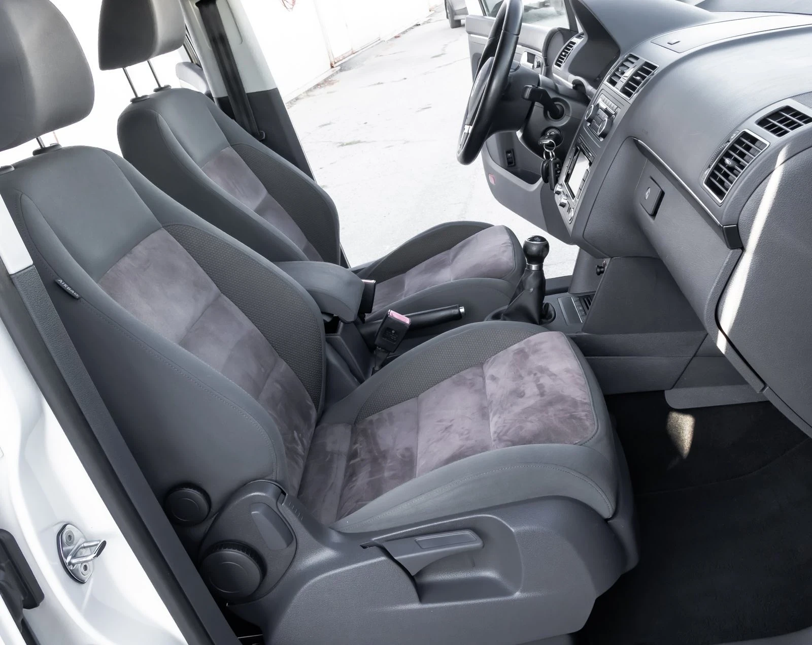 VW Touran 2.0 TDI Highline | Mobile.bg � ����������� 9