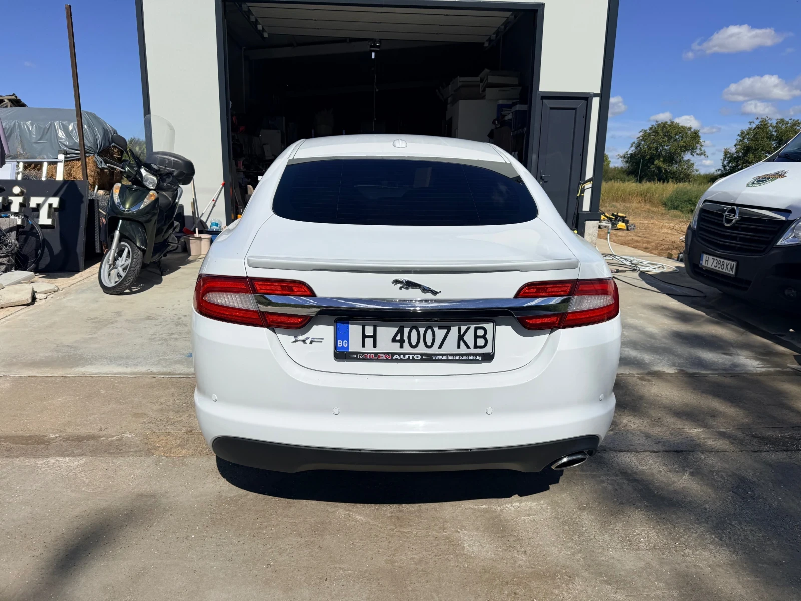 Jaguar Xf 2.2 R Line, снимка 4 - Автомобили и джипове - 56215307