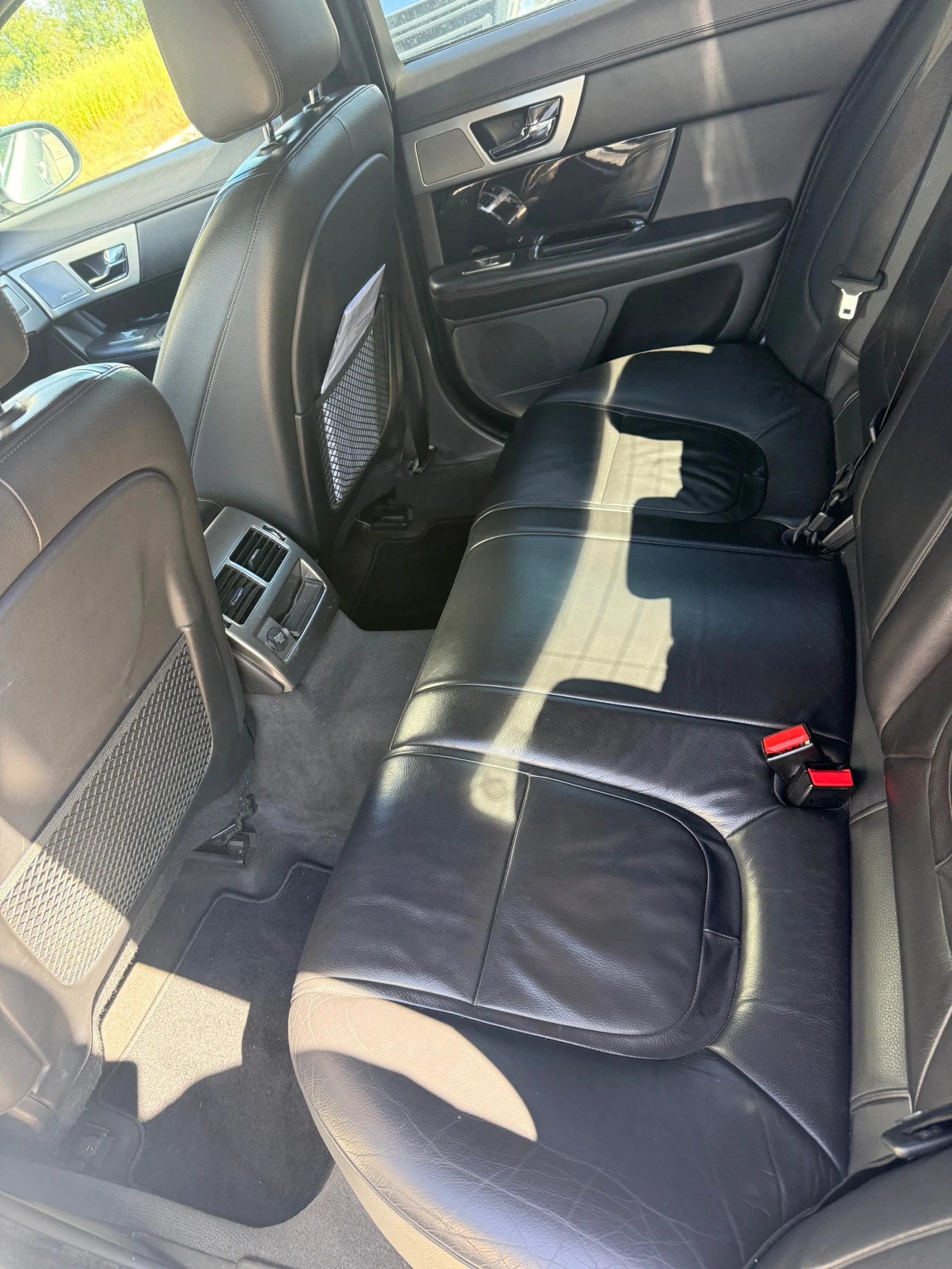 Jaguar Xf 2.2 R Line, снимка 9 - Автомобили и джипове - 56215307