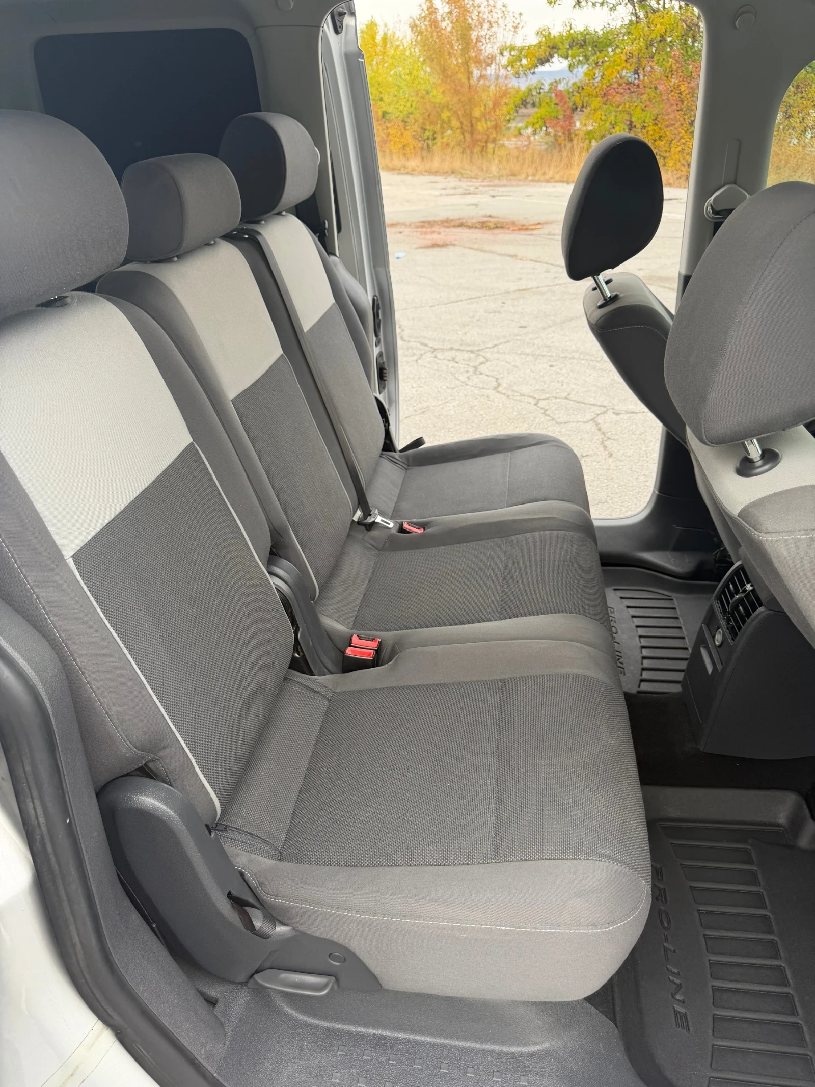 VW Caddy 1.6, снимка 4 - Автомобили и джипове - 56688144