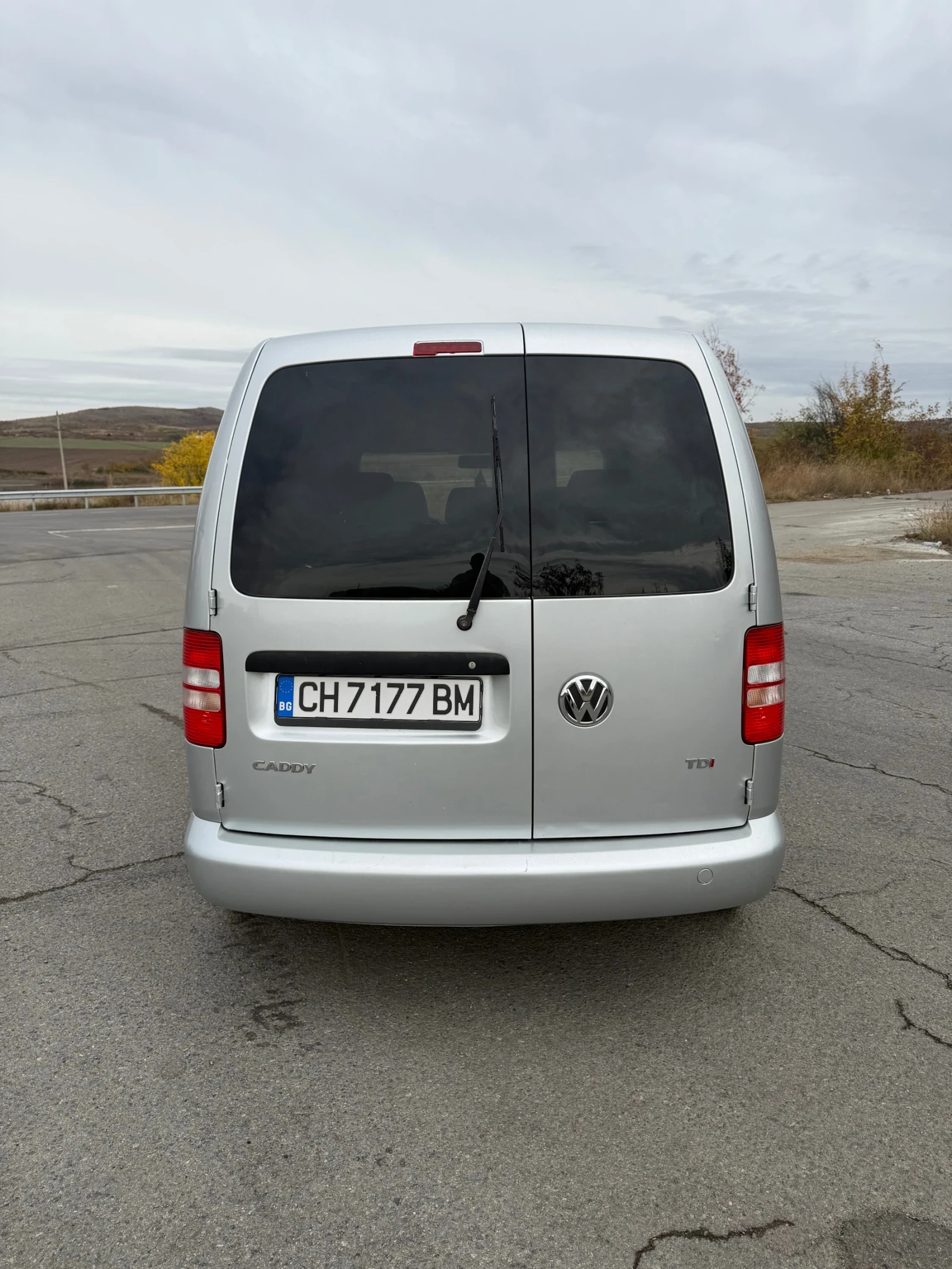 VW Caddy 1.6, снимка 6 - Автомобили и джипове - 56688144