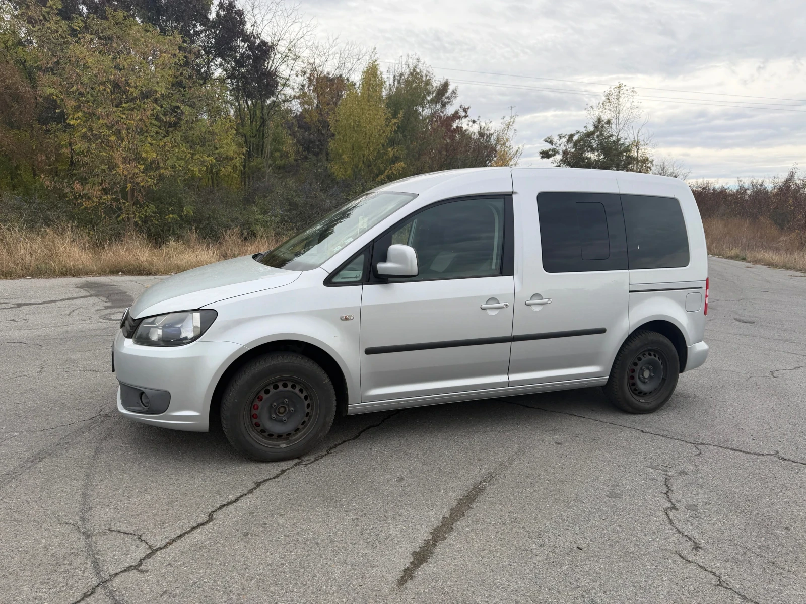 VW Caddy 1.6, снимка 2 - Автомобили и джипове - 56688144
