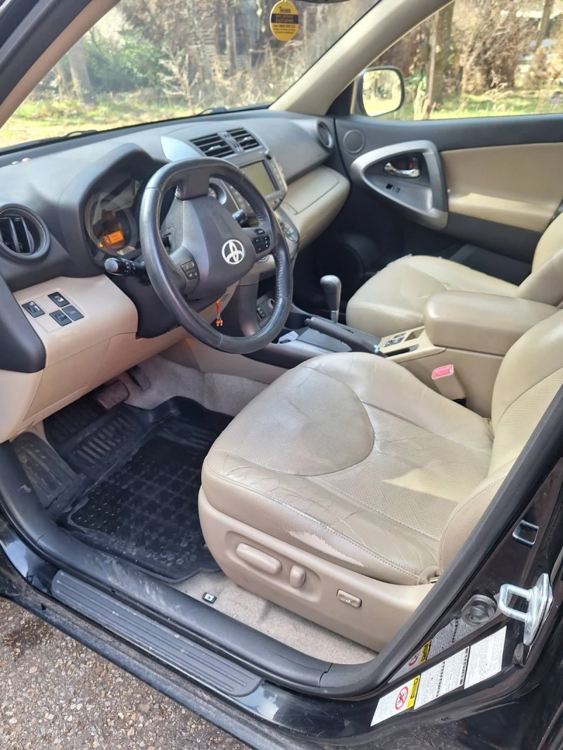 Toyota Rav4, снимка 10 - Автомобили и джипове - 49544331