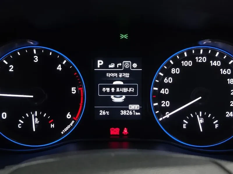 Hyundai Kona Diesel 1.6 2Wd Premium, снимка 8 - Автомобили и джипове - 56129759