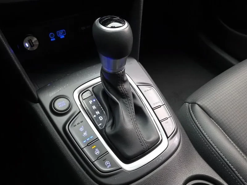 Hyundai Kona Diesel 1.6 2Wd Premium, снимка 9 - Автомобили и джипове - 56129759