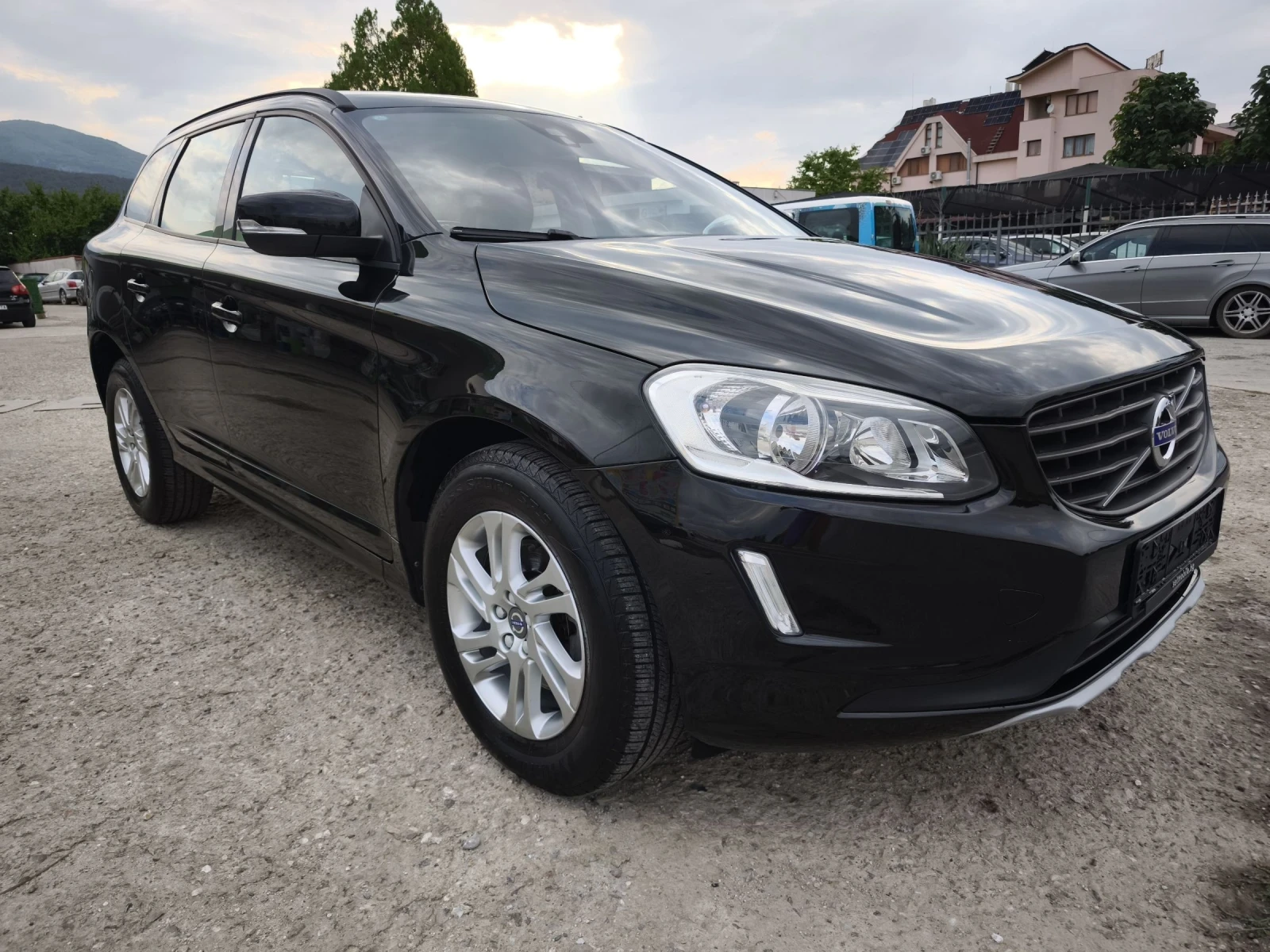 Volvo XC60 2.4d 4x4 190k EVRO 6 FULL SERVICE IN VOLVO NEW  - изображение 3
