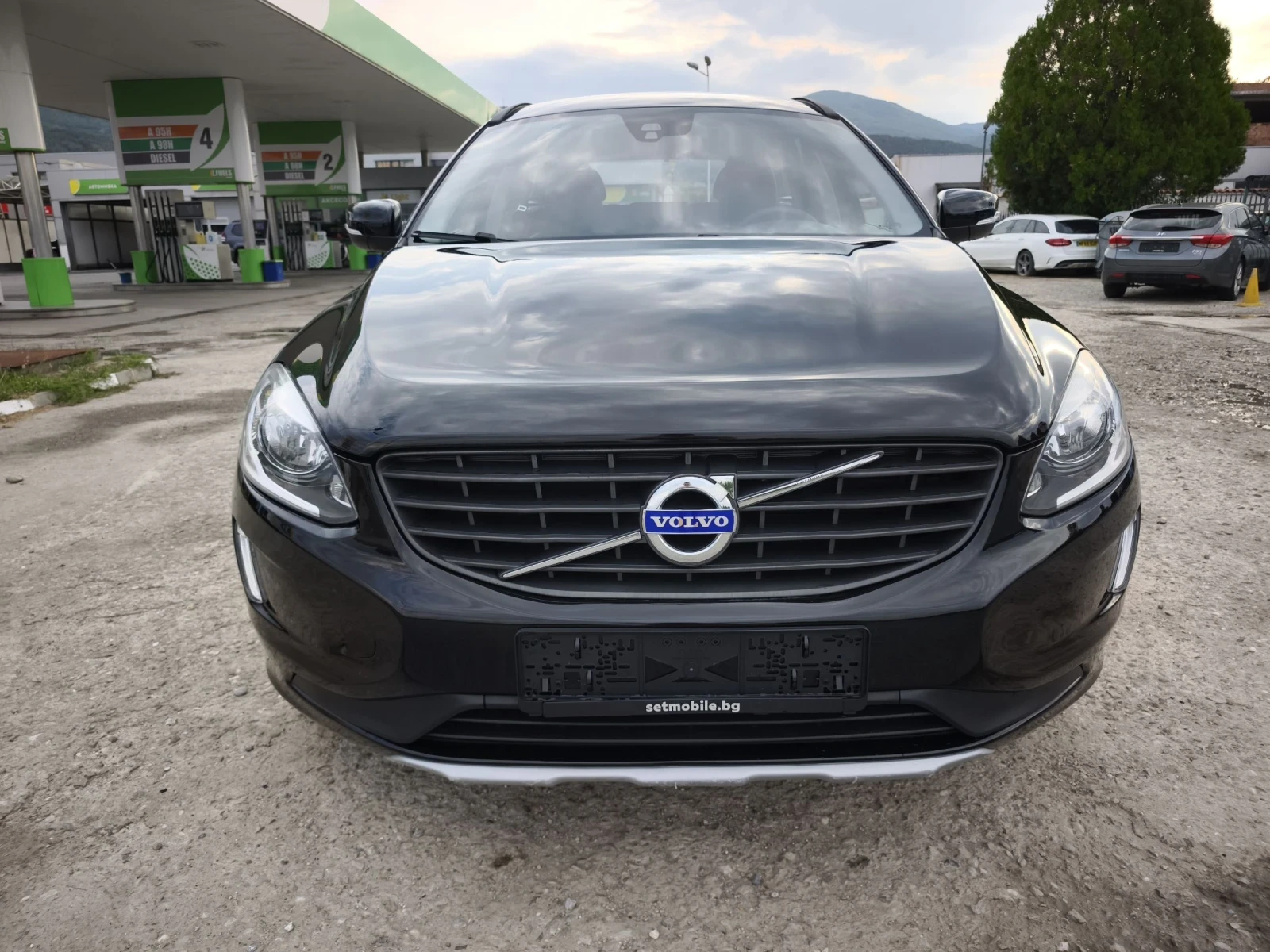 Volvo XC60 2.4d 4x4 190k EVRO 6 FULL SERVICE IN VOLVO NEW  - изображение 2