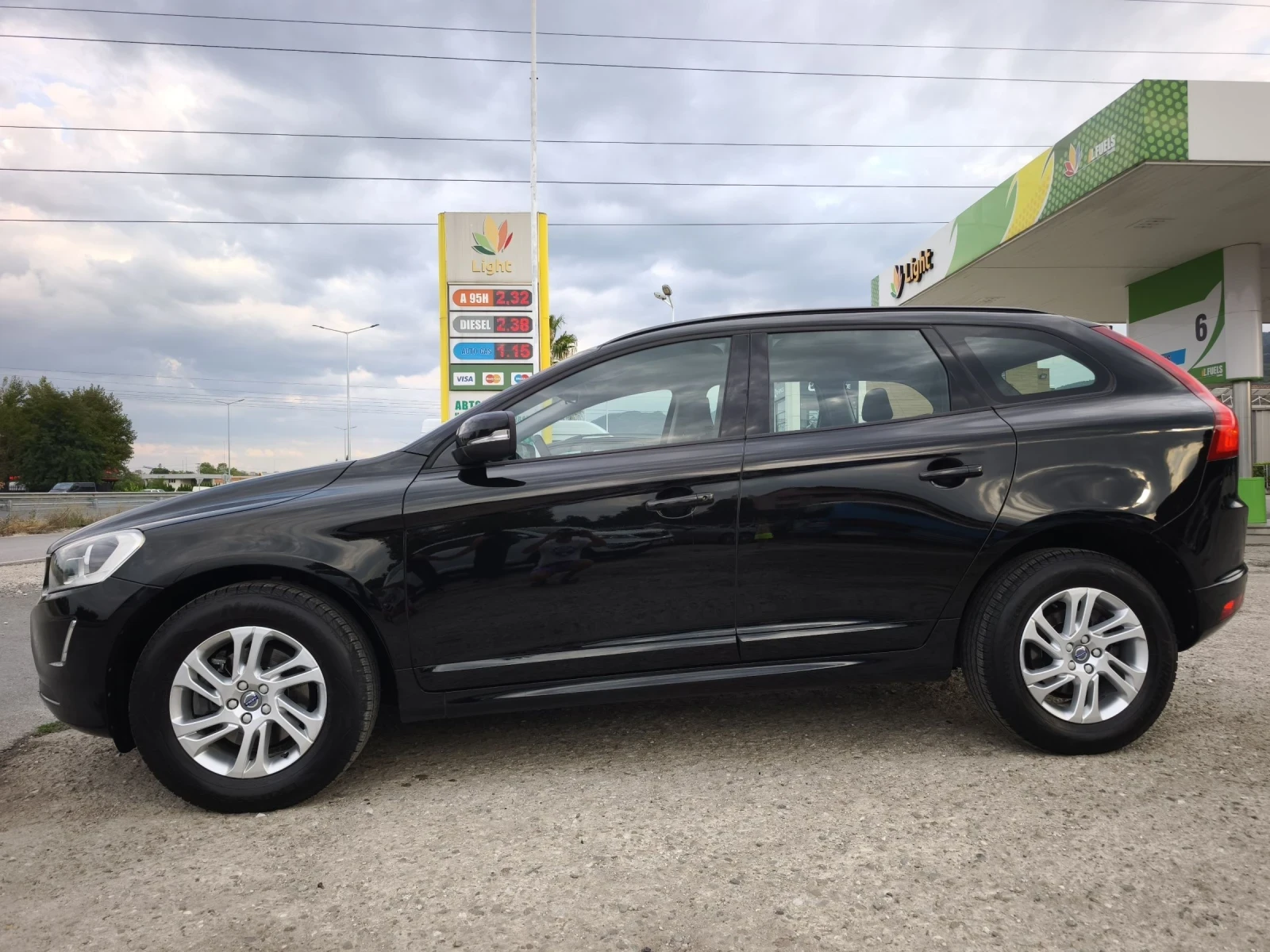 Volvo XC60 2.4d 4x4 190k EVRO 6 FULL SERVICE IN VOLVO NEW  - изображение 6