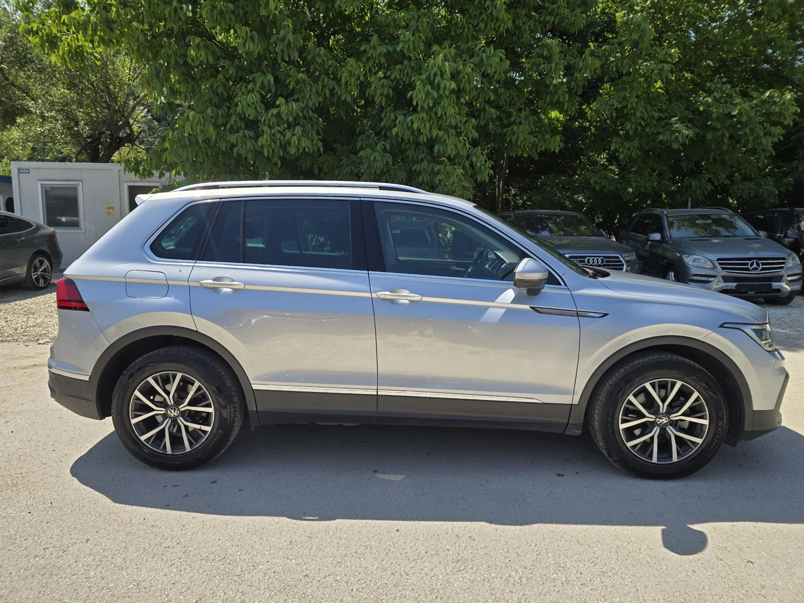 VW Tiguan 2.0TDI 150к.с DSG, снимка 8 - Автомобили и джипове - 53646833