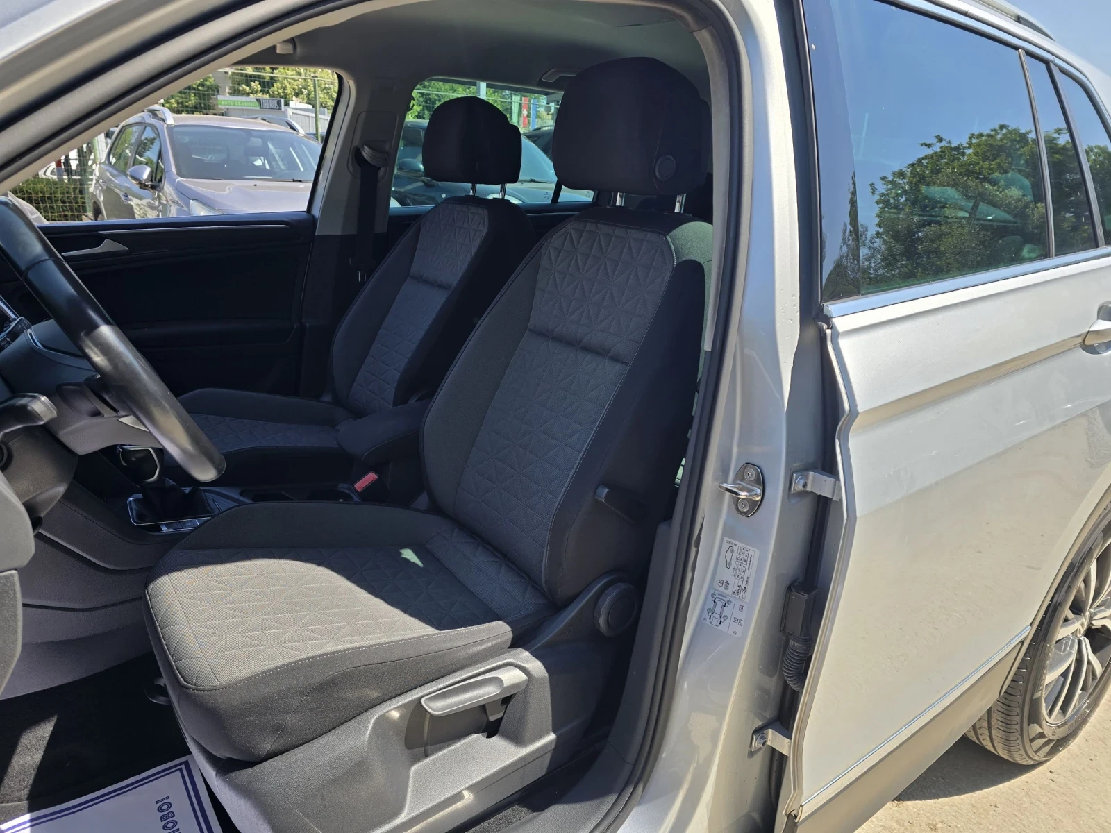 VW Tiguan 2.0TDI 150к.с DSG, снимка 9 - Автомобили и джипове - 53646833