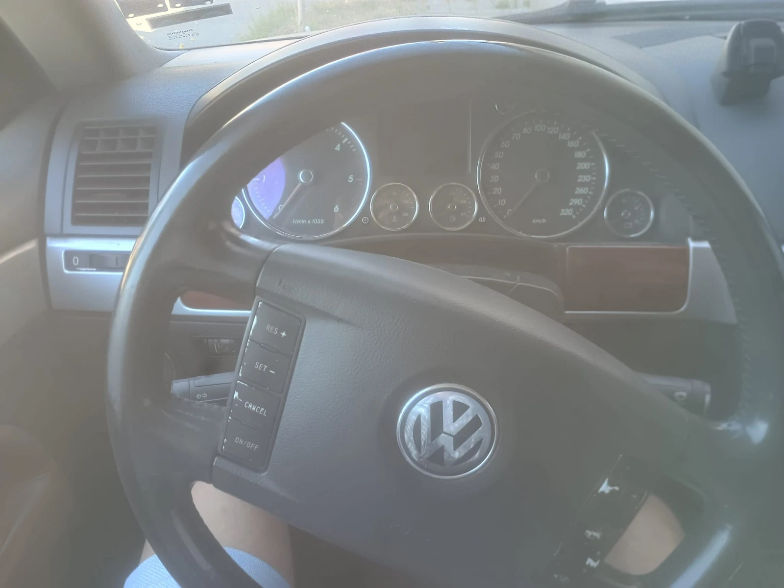 VW Touareg, снимка 5 - Автомобили и джипове - 54608990