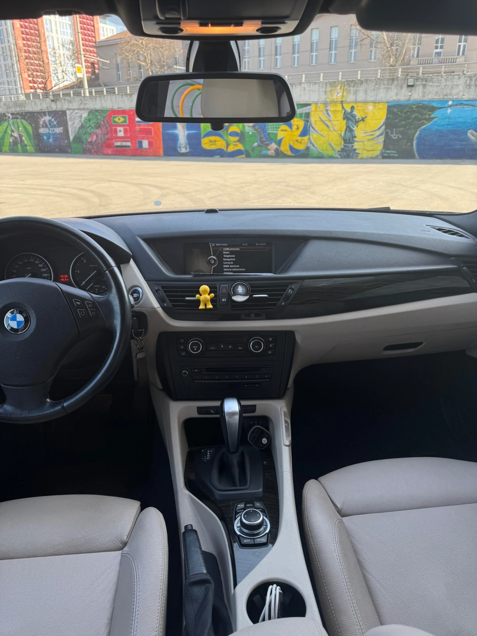 BMW X1 2.3D, снимка 11 - Автомобили и джипове - 55579403