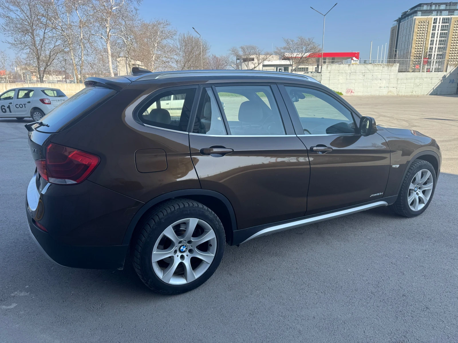 BMW X1 2.3D, снимка 7 - Автомобили и джипове - 55579403