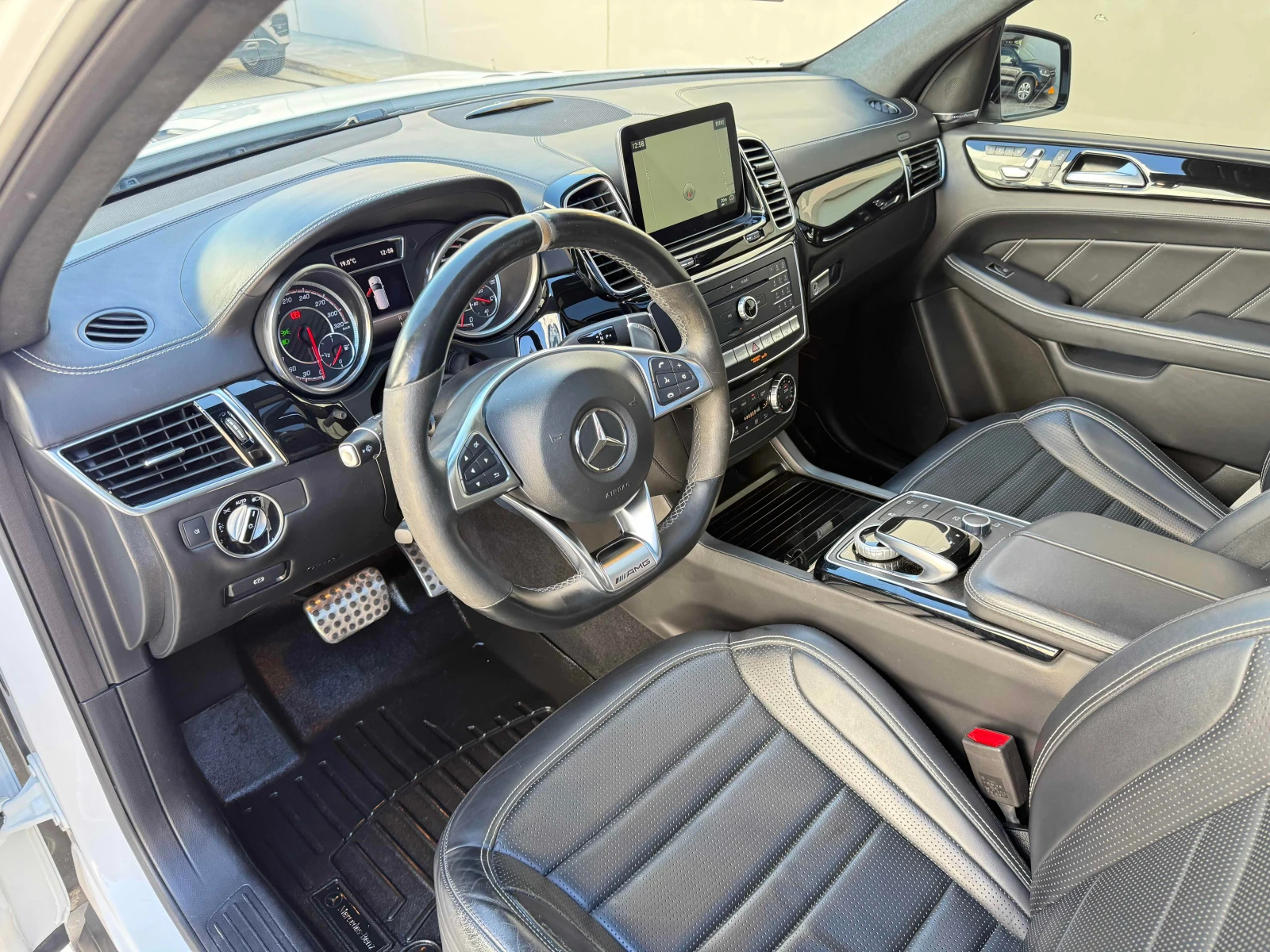 Mercedes-Benz GLE * AMG 63 S * CARFAX * ЦЕНА ДО БГ, снимка 9 - Автомобили и джипове - 55902978