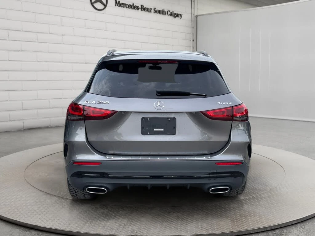 Mercedes-Benz GLA 250 4MATIC* AMG* КАМЕРА* ПАНОРАМА* ПОДГРЕВ* КРАЙНА ЦЕН, снимка 5 - Автомобили и джипове - 55941769