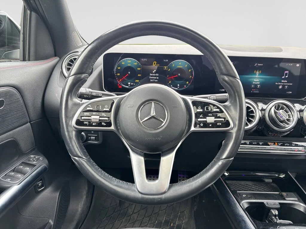 Mercedes-Benz GLA 250 4MATIC* AMG* КАМЕРА* ПАНОРАМА* ПОДГРЕВ* КРАЙНА ЦЕН, снимка 11 - Автомобили и джипове - 55941769