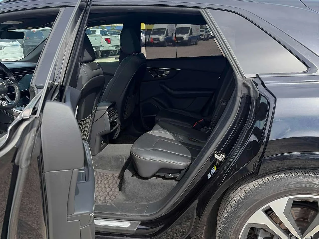 Audi Q8 Technik  CARFAX, снимка 10 - Автомобили и джипове - 56238783