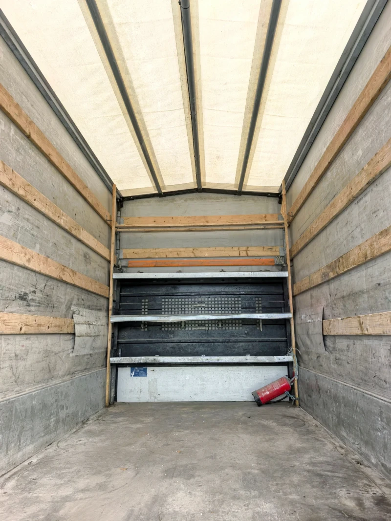 Mercedes-Benz Sprinter 316 163 к.с * Ръчка, снимка 6 - Бусове и автобуси - 53510628