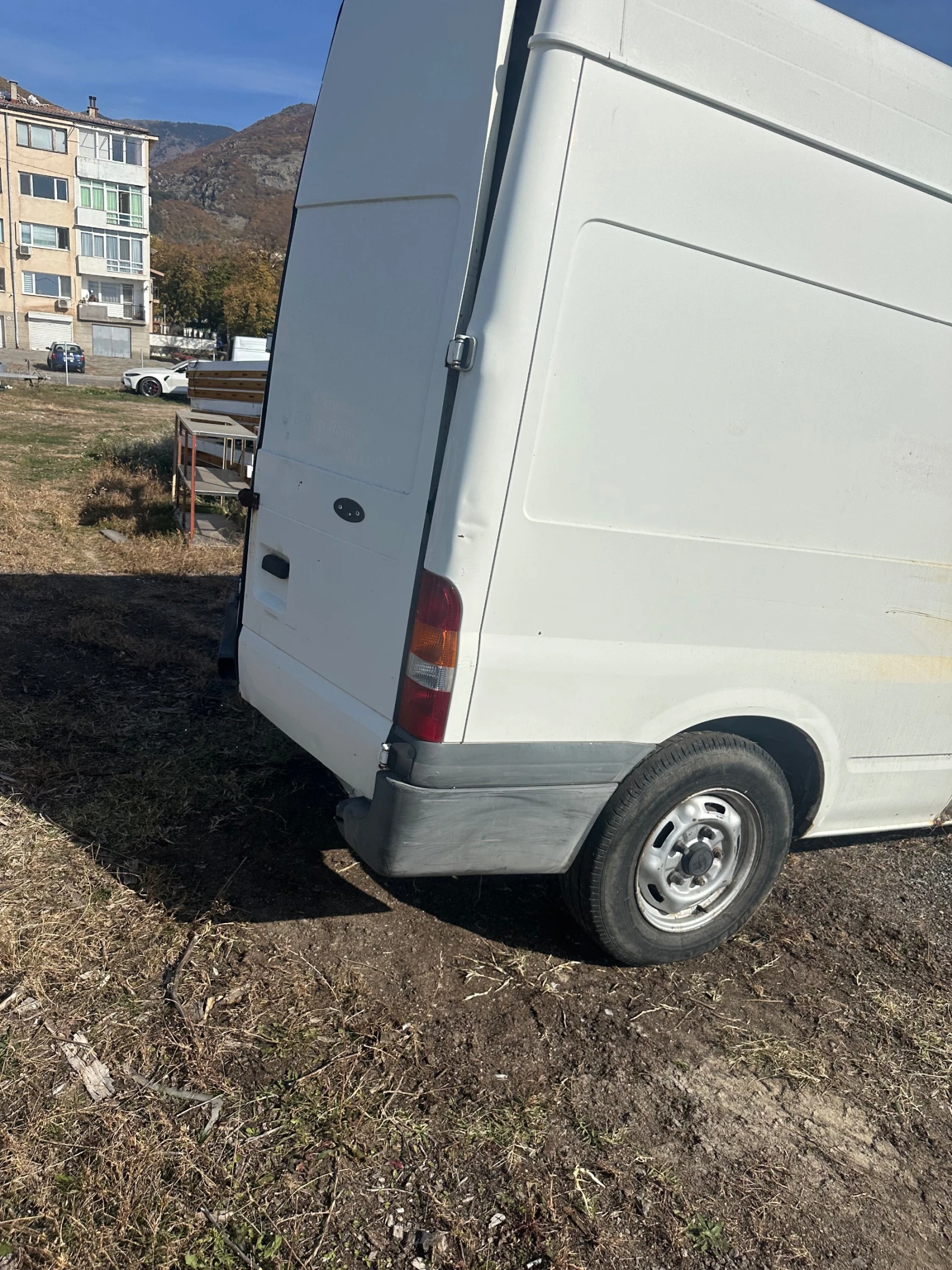 Ford Transit 2.0 2.4  - изображение 3