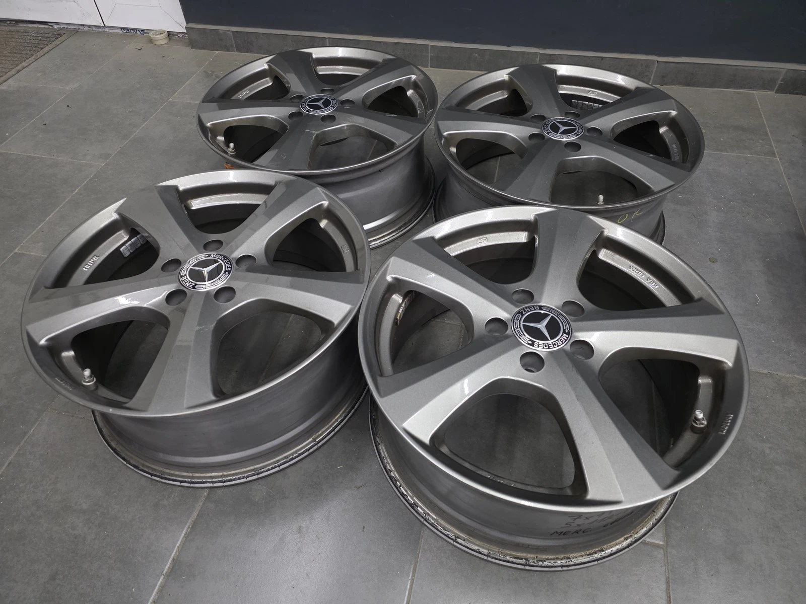 Джанти за Mercedes-Benz, снимка 4 - Гуми и джанти - 56718243