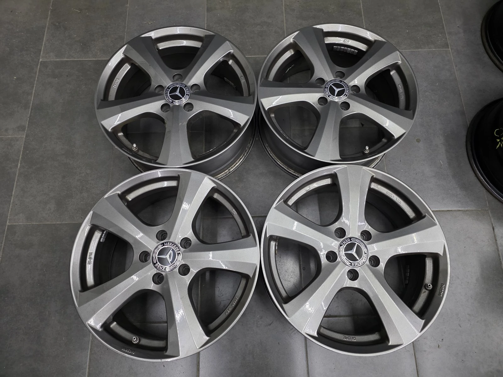 Джанти за Mercedes-Benz, снимка 3 - Гуми и джанти - 56718243