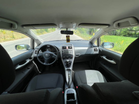 Toyota Auris 1.6 132 КС* Климатик* Парктроник* Холандия, снимка 13