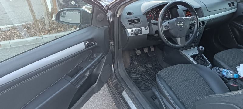 Opel Astra 1.6i Газов Инжекцион, снимка 9 - Автомобили и джипове - 46352954