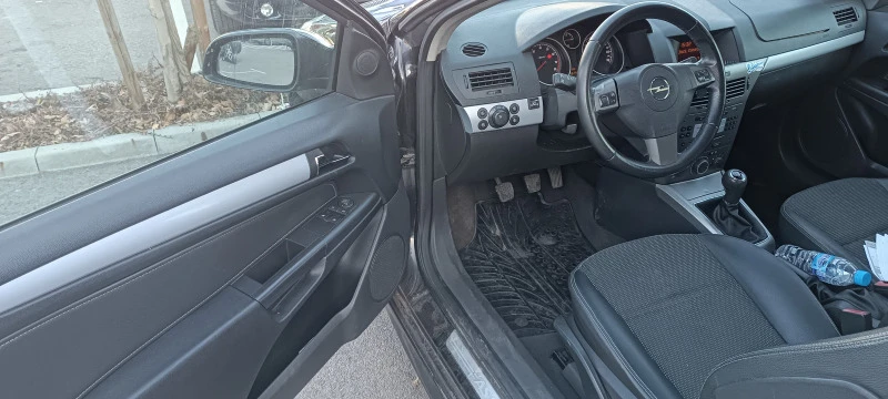 Opel Astra 1.6i Газов Инжекцион, снимка 9 - Автомобили и джипове - 47058111