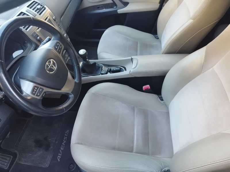 Toyota Avensis 2.0, снимка 9 - Автомобили и джипове - 47611329