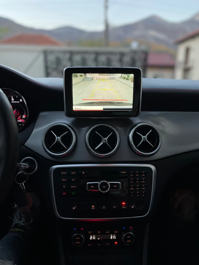 Mercedes-Benz CLA 45 AMG, снимка 14 - Автомобили и джипове - 47623835