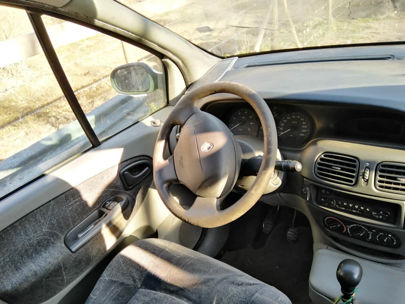 Renault Scenic, снимка 9 - Автомобили и джипове - 47892017