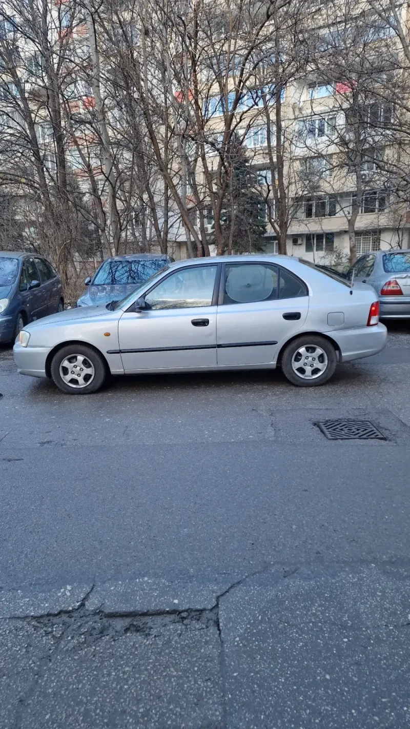 Hyundai Accent, снимка 2 - Автомобили и джипове - 48628787