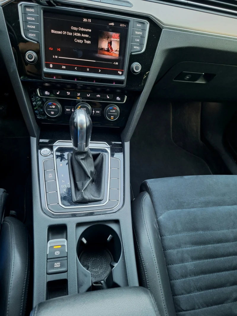 VW Passat 2.0 tdi, снимка 10 - Автомобили и джипове - 52371965