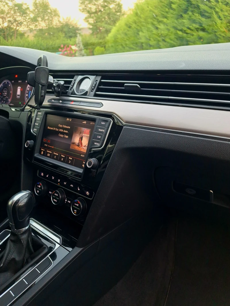 VW Passat 2.0 tdi, снимка 6 - Автомобили и джипове - 52371965